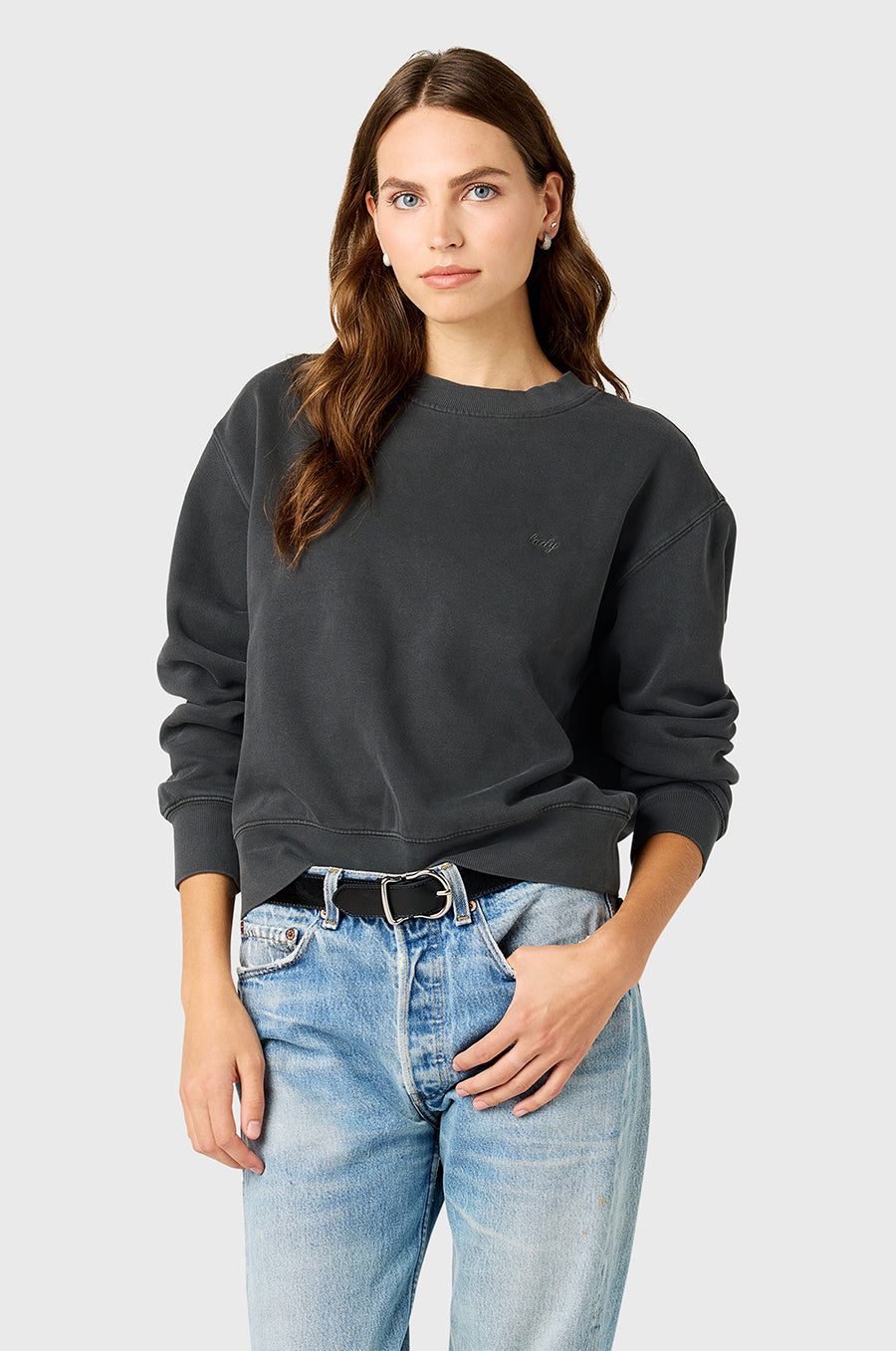 TOMBOY CREWNECK IN WASHED BLACK LADY EMBROIDERY