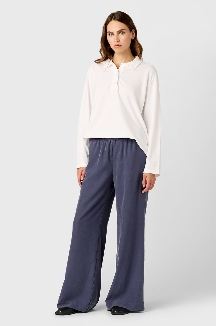 SILKY WIDE LEG PANT IN WASHED STEEL